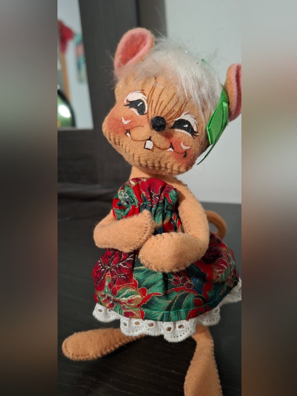 Anna Lee Vintage 1996 Mouse Doll in Red and Green Dress with Green Bow